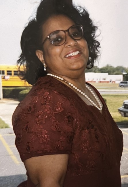 Obituary of Julie Bianca Holmes