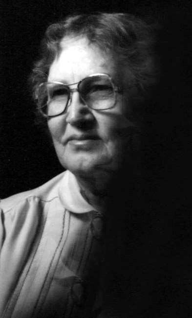 Obituario de Gertrude Bradford