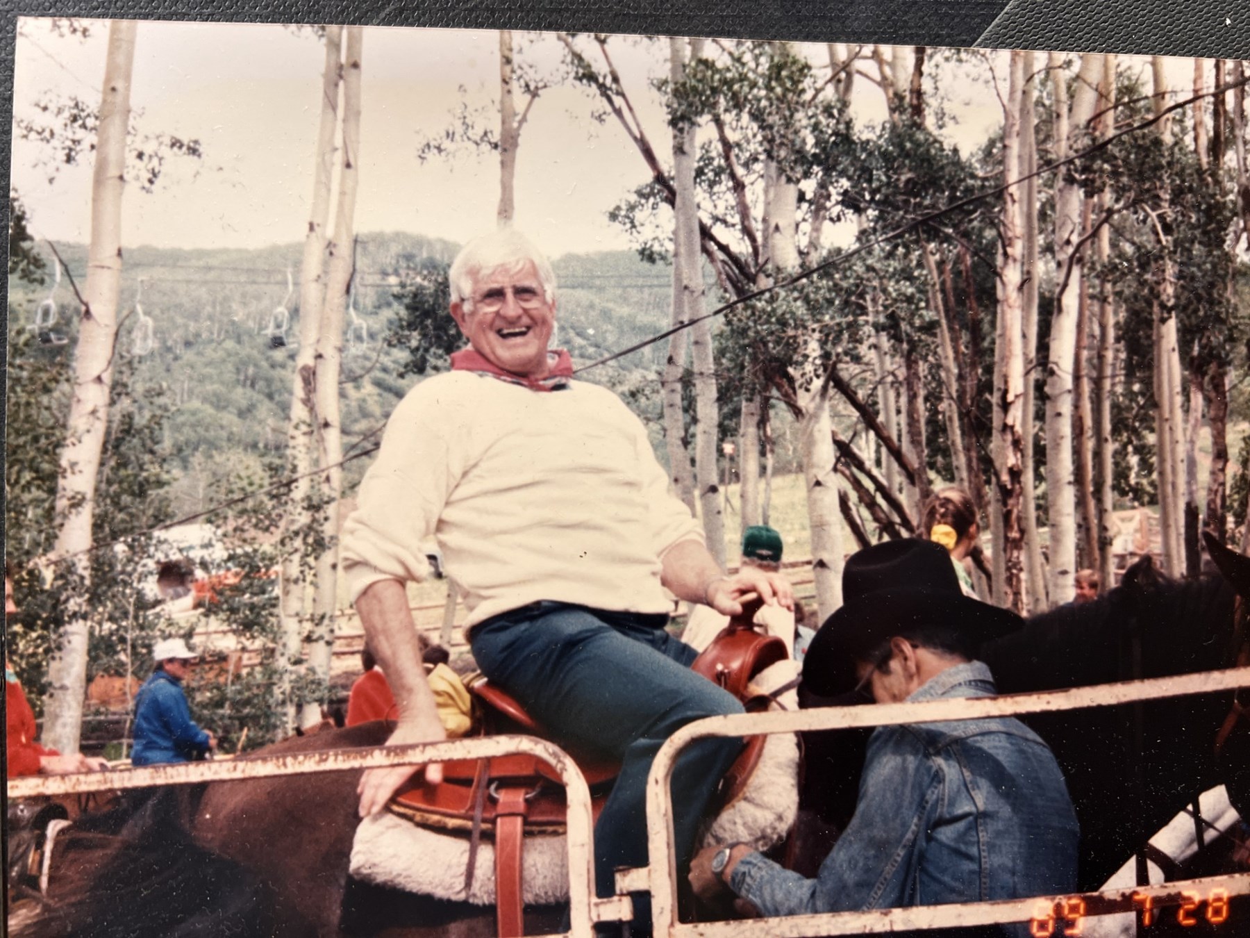 Obituary of Ray E. Hodges