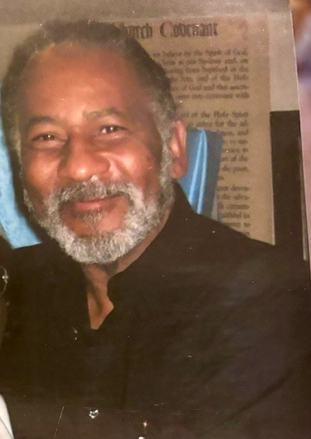 Obituario de Warren Overton