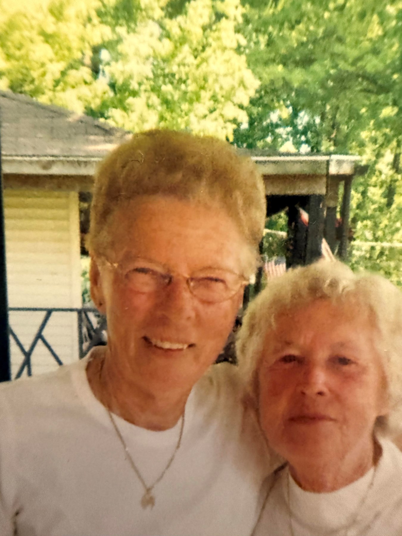 Obituary of Doris June Lewis