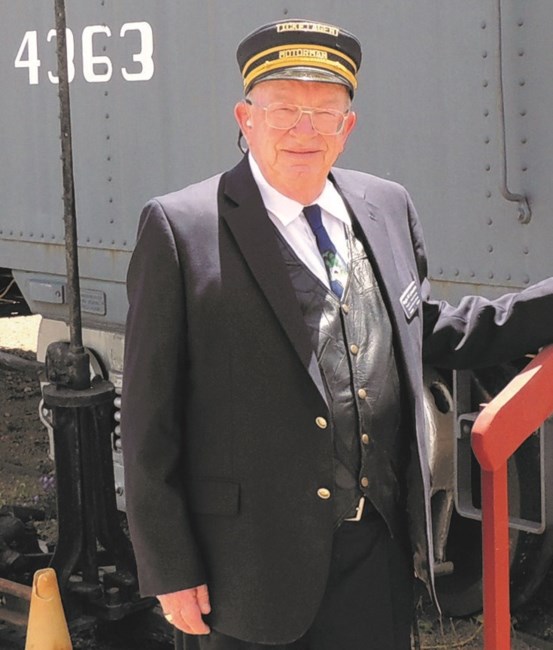 Obituary of Regis William Larouere