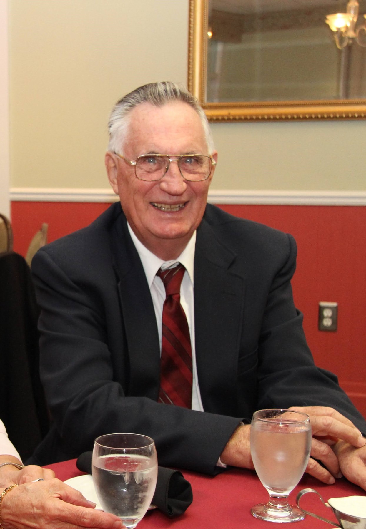 Obituary of Charles "Chuck" Edwin Hoff