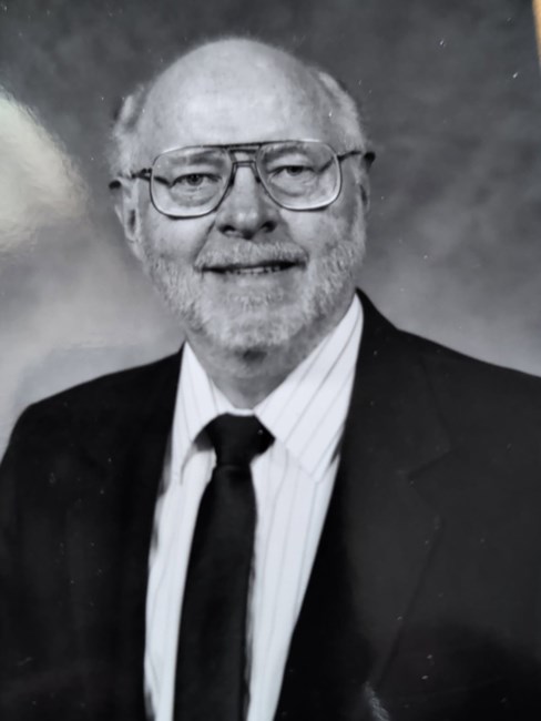 Obituary of Roger W Fjeld
