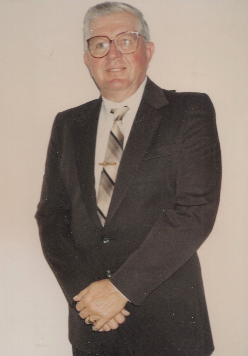 Obituary of Earl E White Jr.