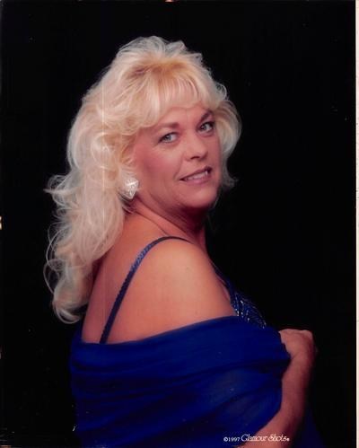 Obituary of Evelyn "Debbie" Marie Wolfe