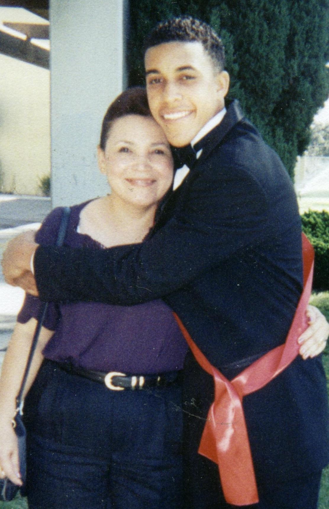 Obituary of Elisa Camacho