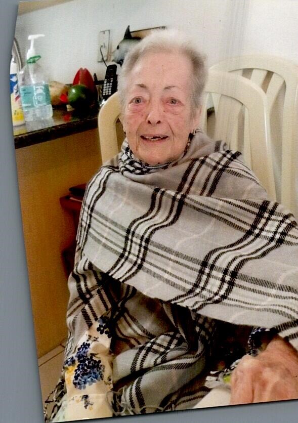 Obituary of Maria Carmen Fernandez