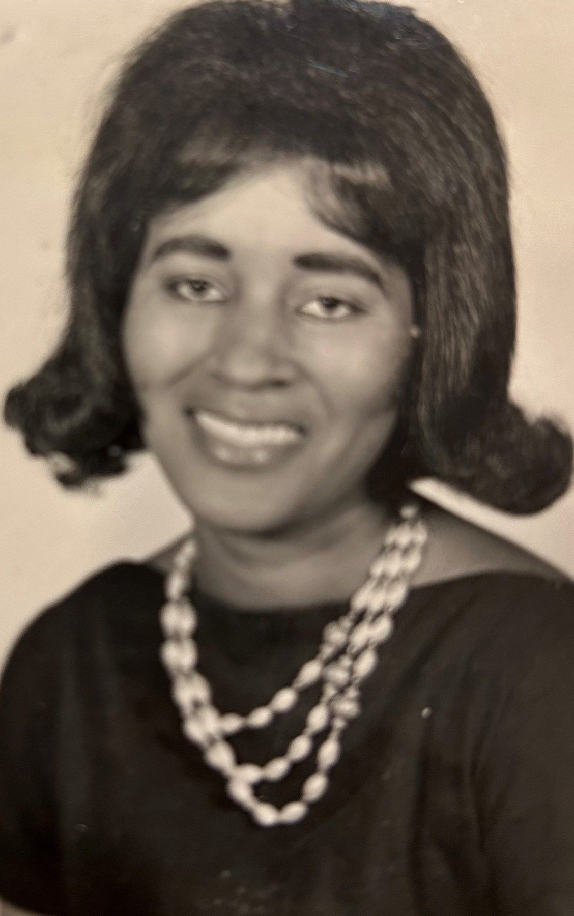 Obituary of Dorothy Venise Parker