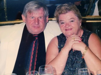 Obituary of Anneliese H. Leubner