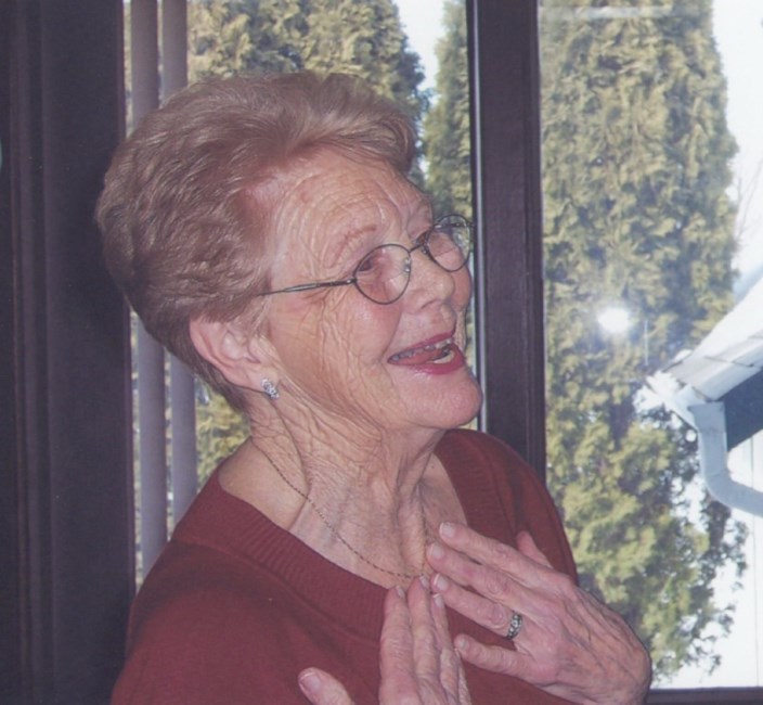 Obituario de Mrs. Audrey Ethel Woolley