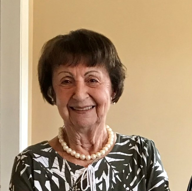 Obituary of Helen Poulis Robinson