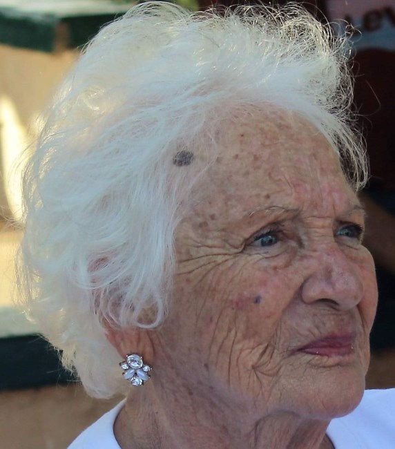 Obituary of Maria J Valenzuela