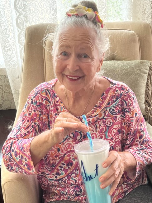 Obituary of Helga Vera Cabanilla