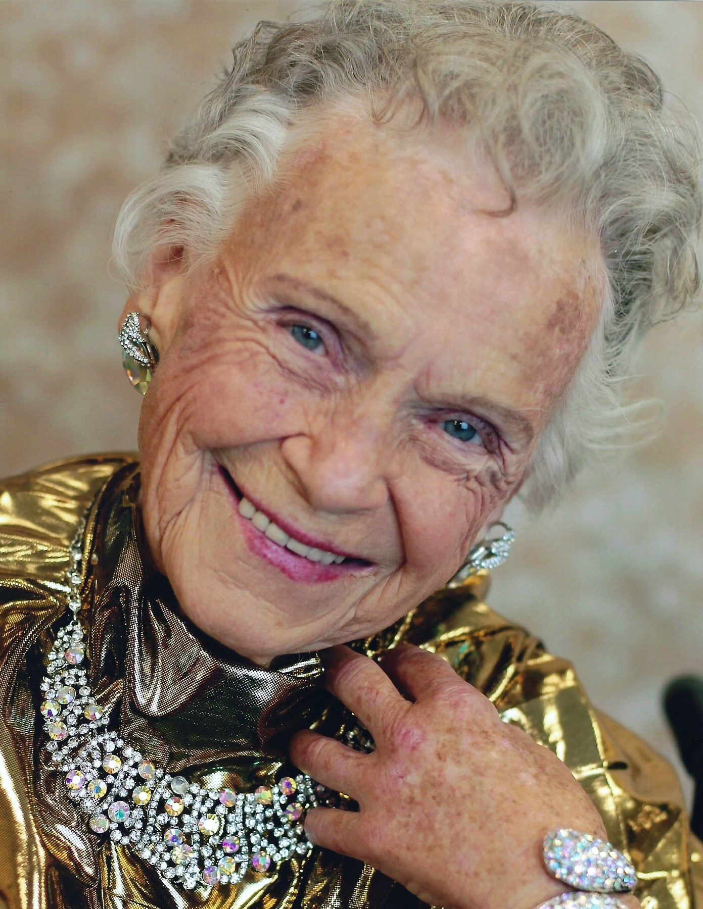 Obituary of Bernice Mitchell Schoen