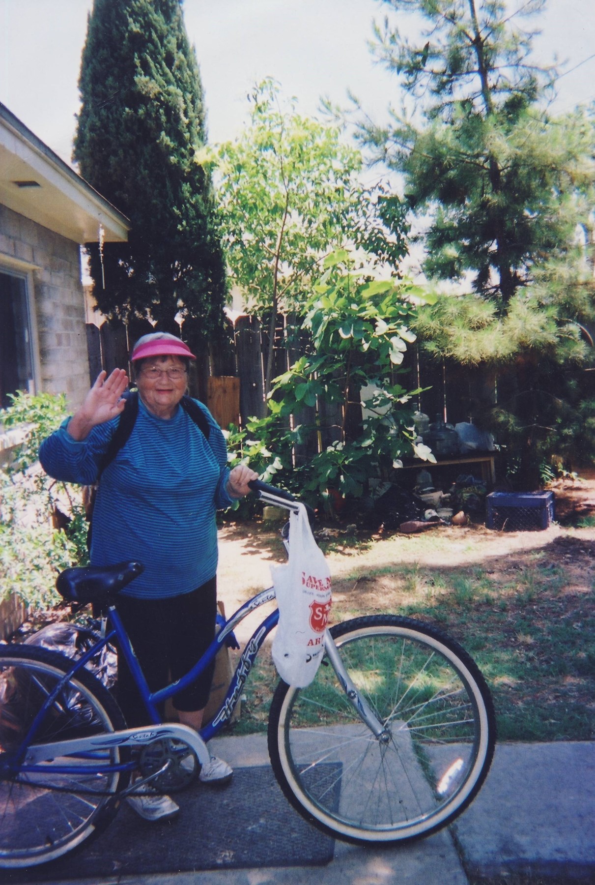 Obituary of Annette Jeanne Holt