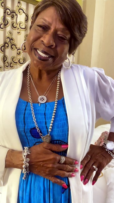 Obituary of Nelia Kate Davis