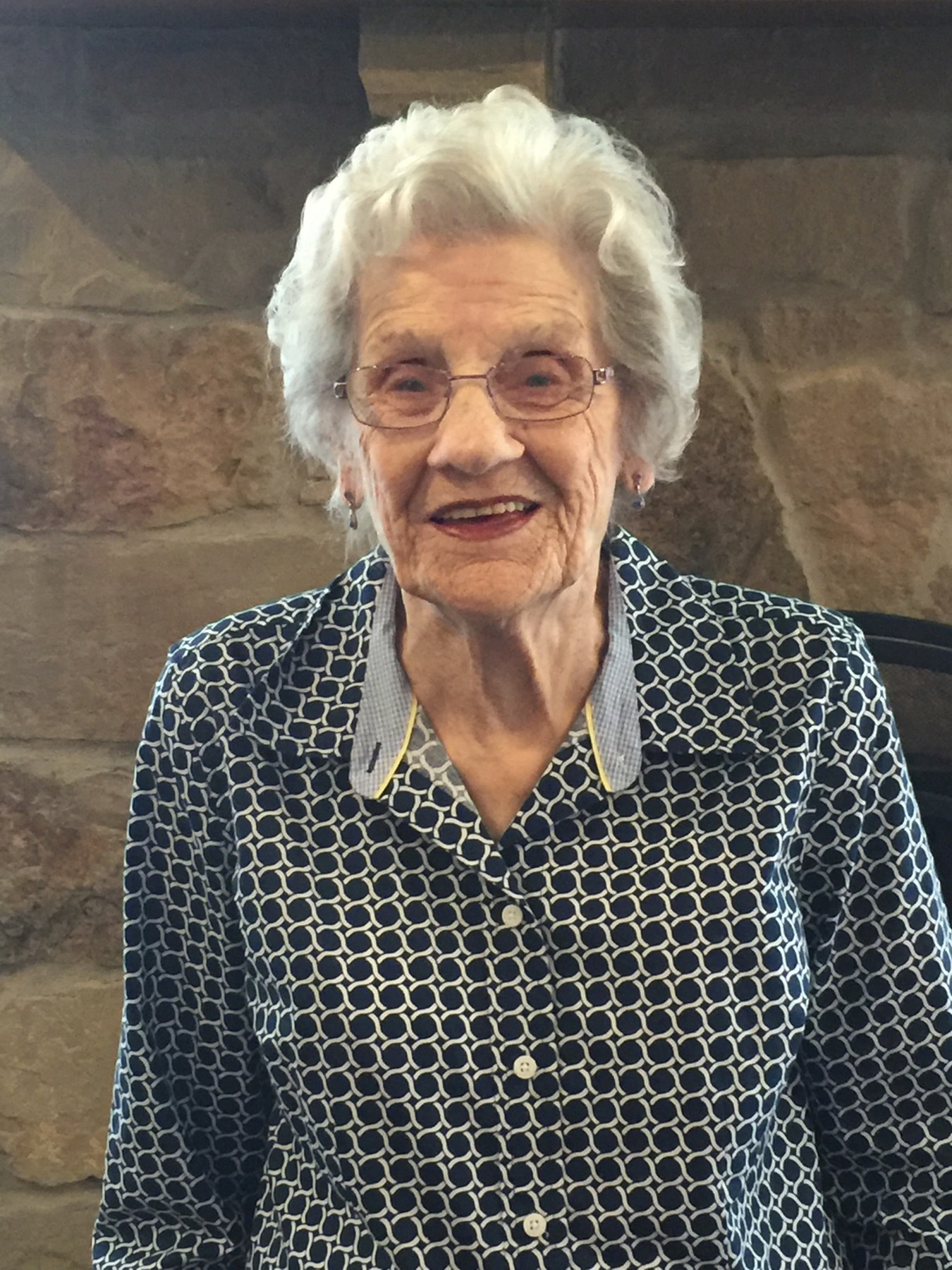 Obituary of Dora Mae Starnes Hollis