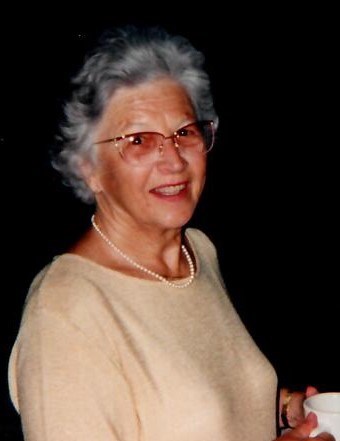 Obituario de Elisabeth M. Rewcastle