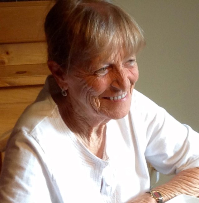 Obituary of Gisèle Hénault (Née Belec)