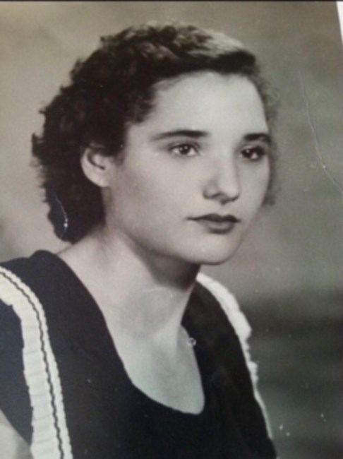 Obituary of Teresa Solitaire Muñoz-Cuellar