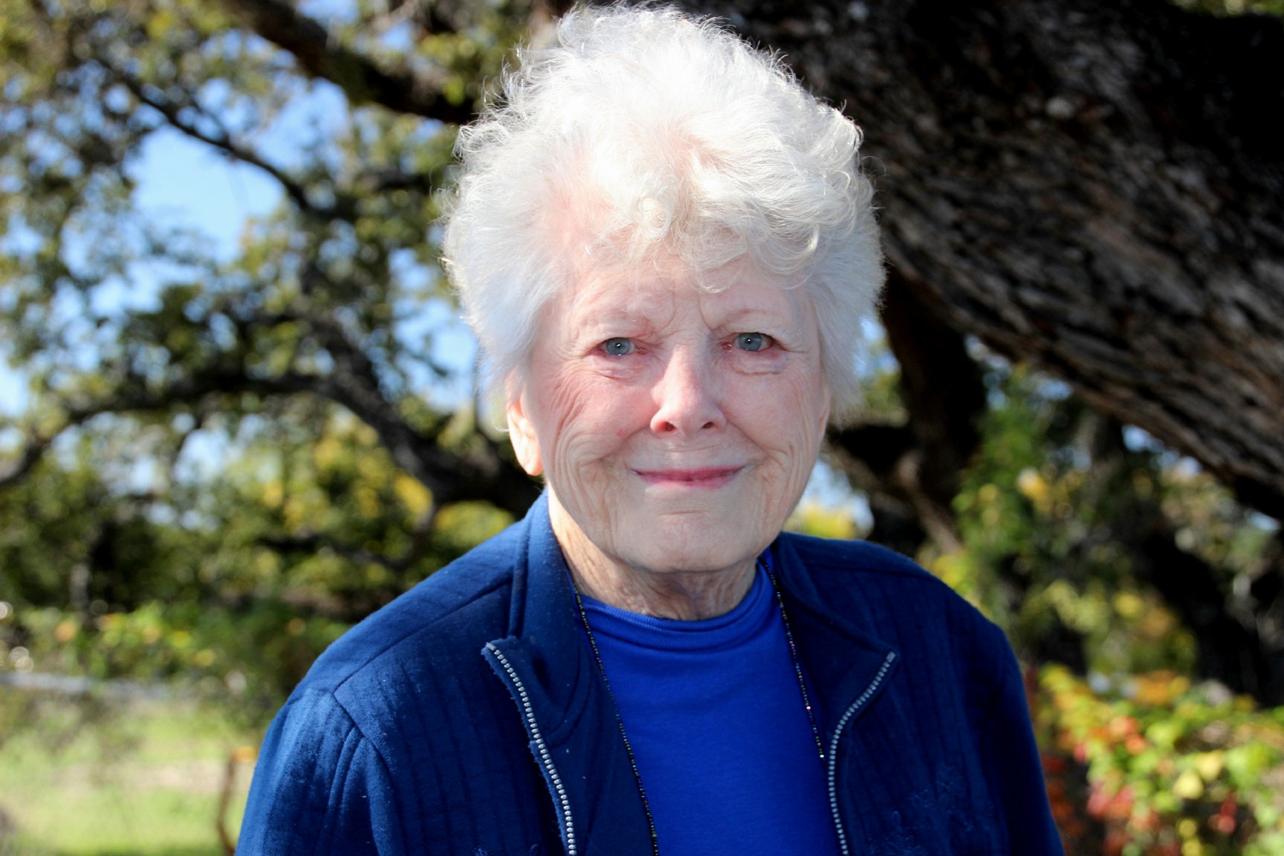 Obituary of Dona Evelyn Webb