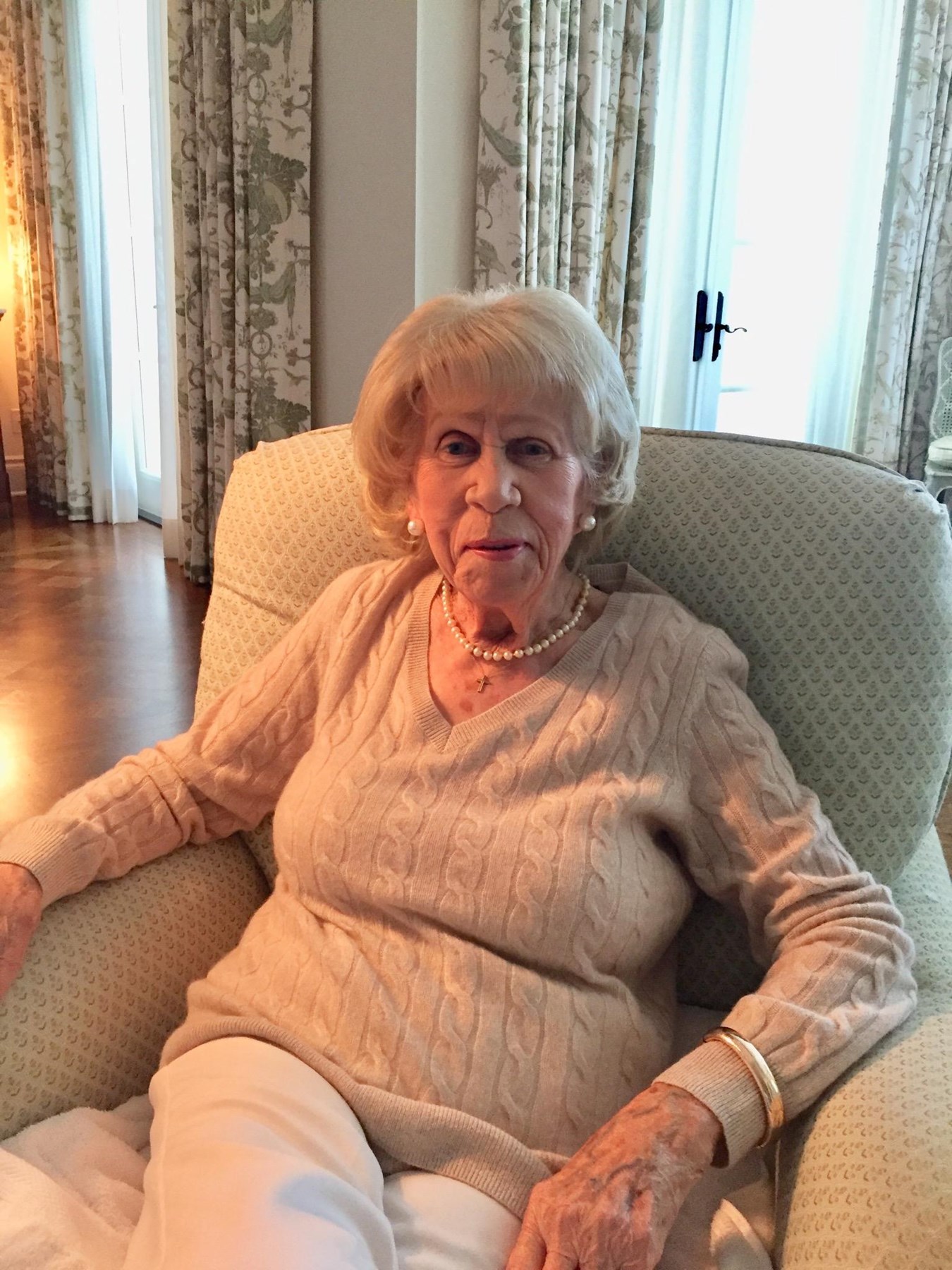 Obituario de Helen Louise Shaw