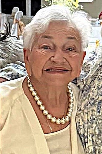 Obituary of Maria D Valdivia