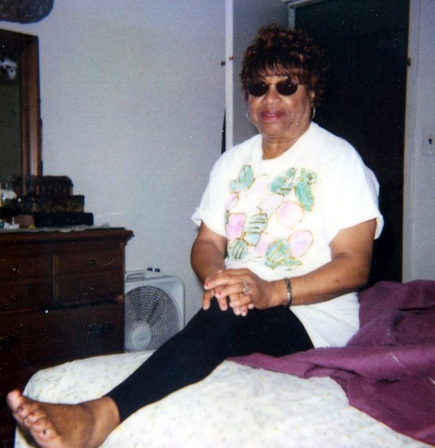 Obituary of Lizzie L Sampson