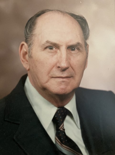 Obituary of Wallace E Hood