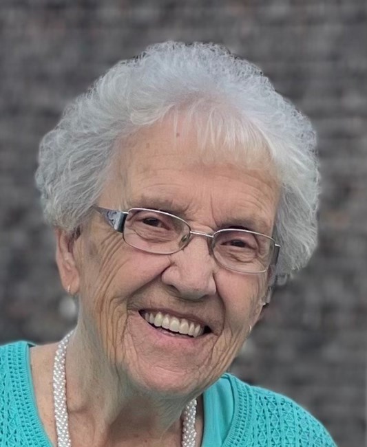 Obituary of Gloria Winton Hall