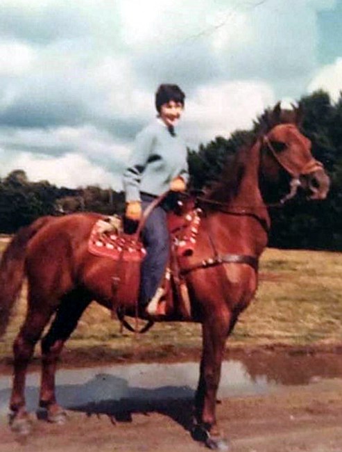 Obituary of Madeline Mary Sandman