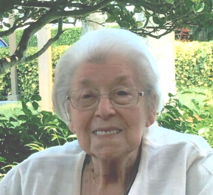 Obituario de Marie J. Frisiello