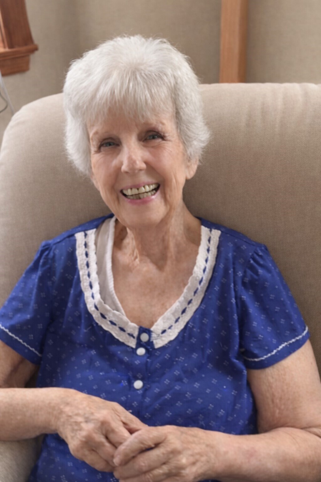 Obituary of Evelyn B Comeaux
