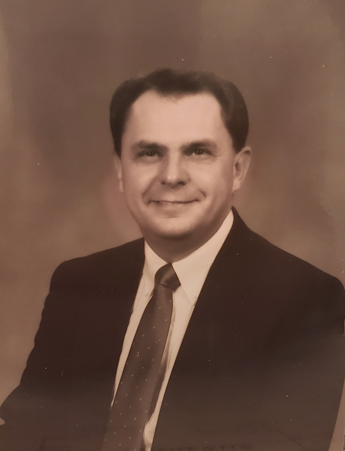 Avis de décès de Dr.  Scott W. Lewis