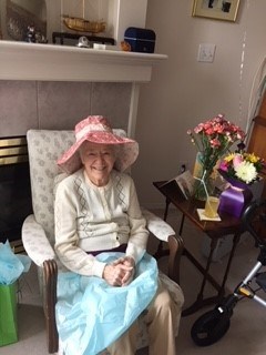 Obituary of Mrs. Annie Noreen McFarlane