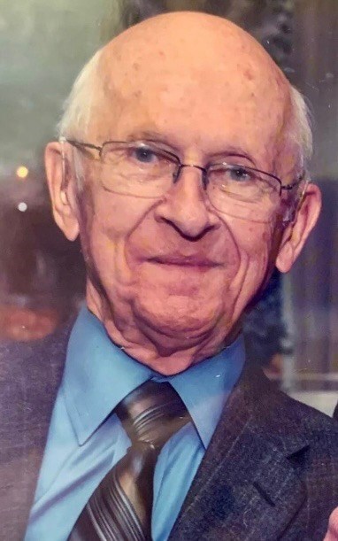 Obituary of Roy M Gwinn