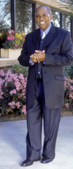 Obituario de Bishop James Donald Carrington