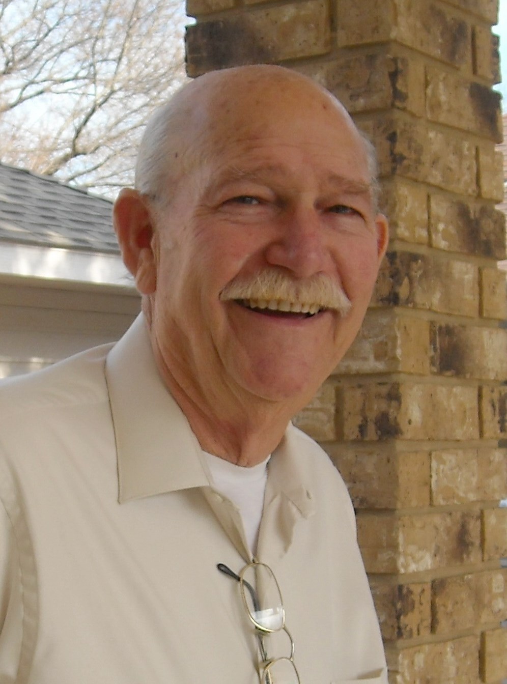 Obituary of Robert E. Vineyard