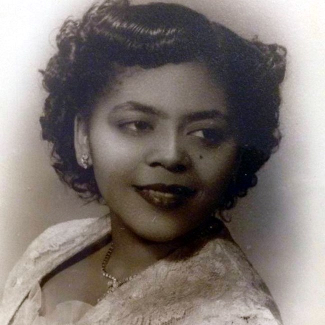 Obituary of Norma E Davis