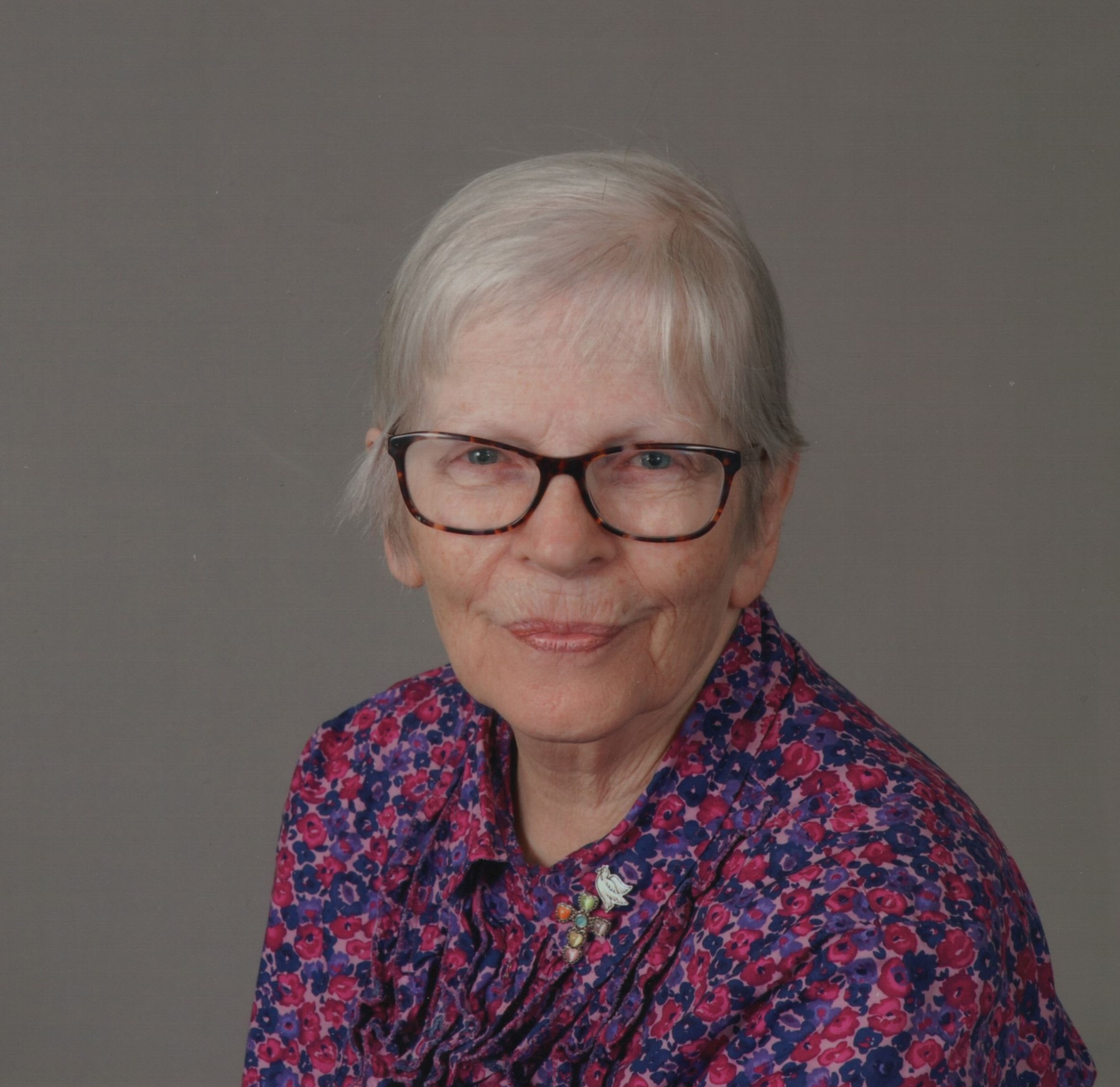 Obituary of Carolyn Rita Walker