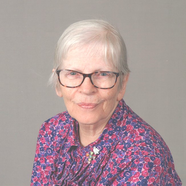 Obituary of Carolyn Rita Walker