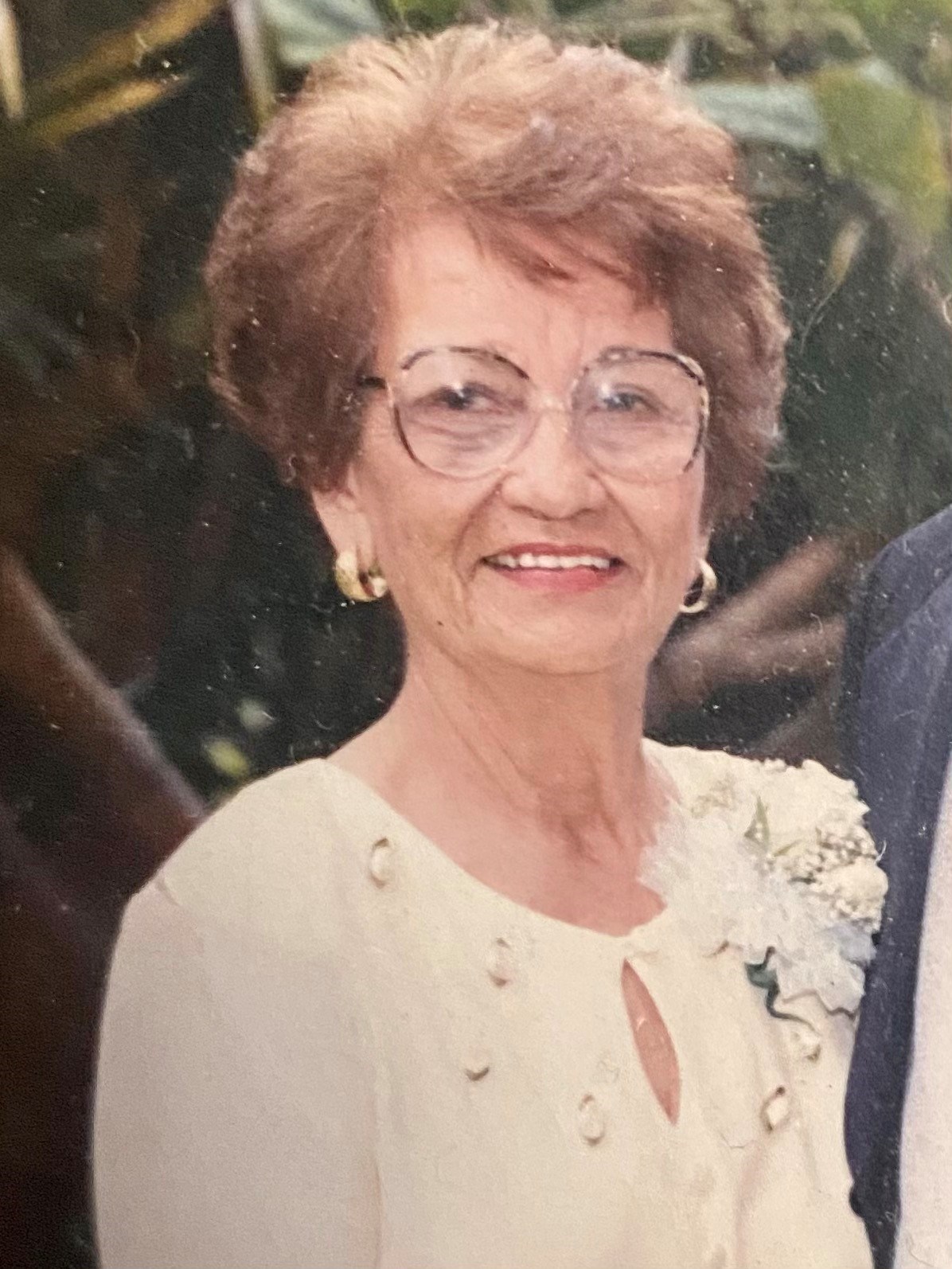 Obituary of Helen Hughes Valenzuela
