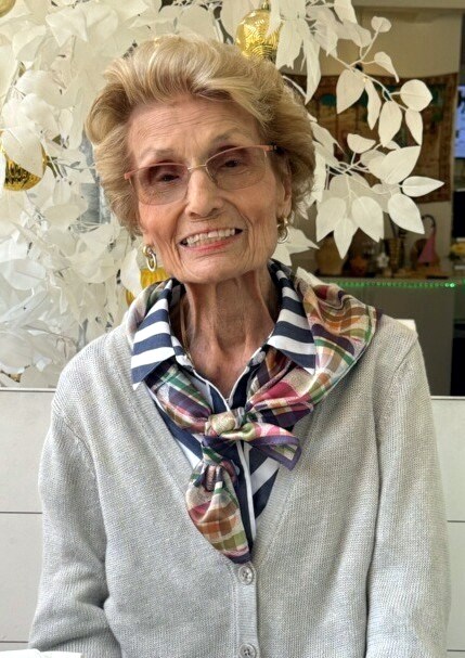 Obituary of Vera "Kiki" Thibaut