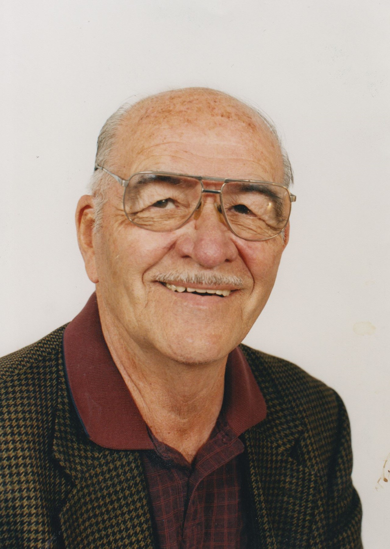 Obituary of Max J Lofy