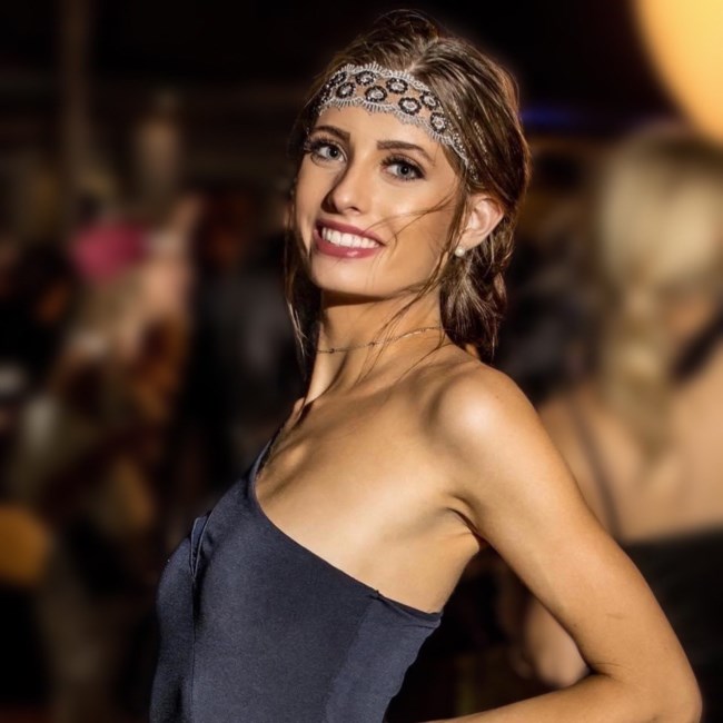 Obituary of Veronica Reese Greca