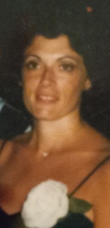 Obituary of Suzanne D. (Davis) Wallin