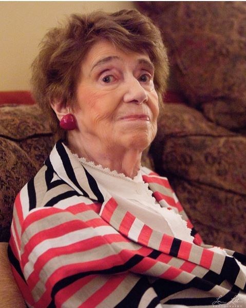 Obituario de Theresa Isabel MacLeod