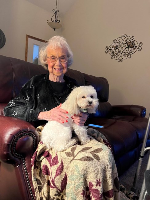 Obituary of Muriel Nadine Lynch