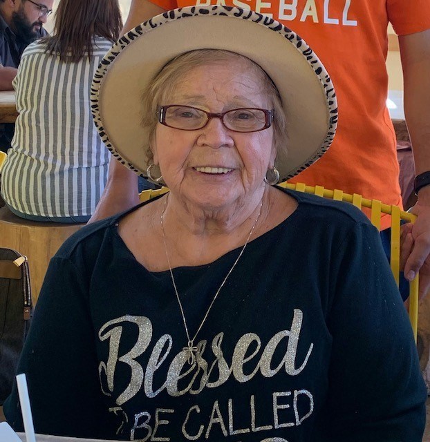 Obituary of Rosalinda R Molina